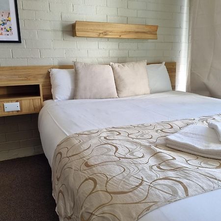 كيمبسي Moon River Motor Inn المظهر الخارجي الصورة
