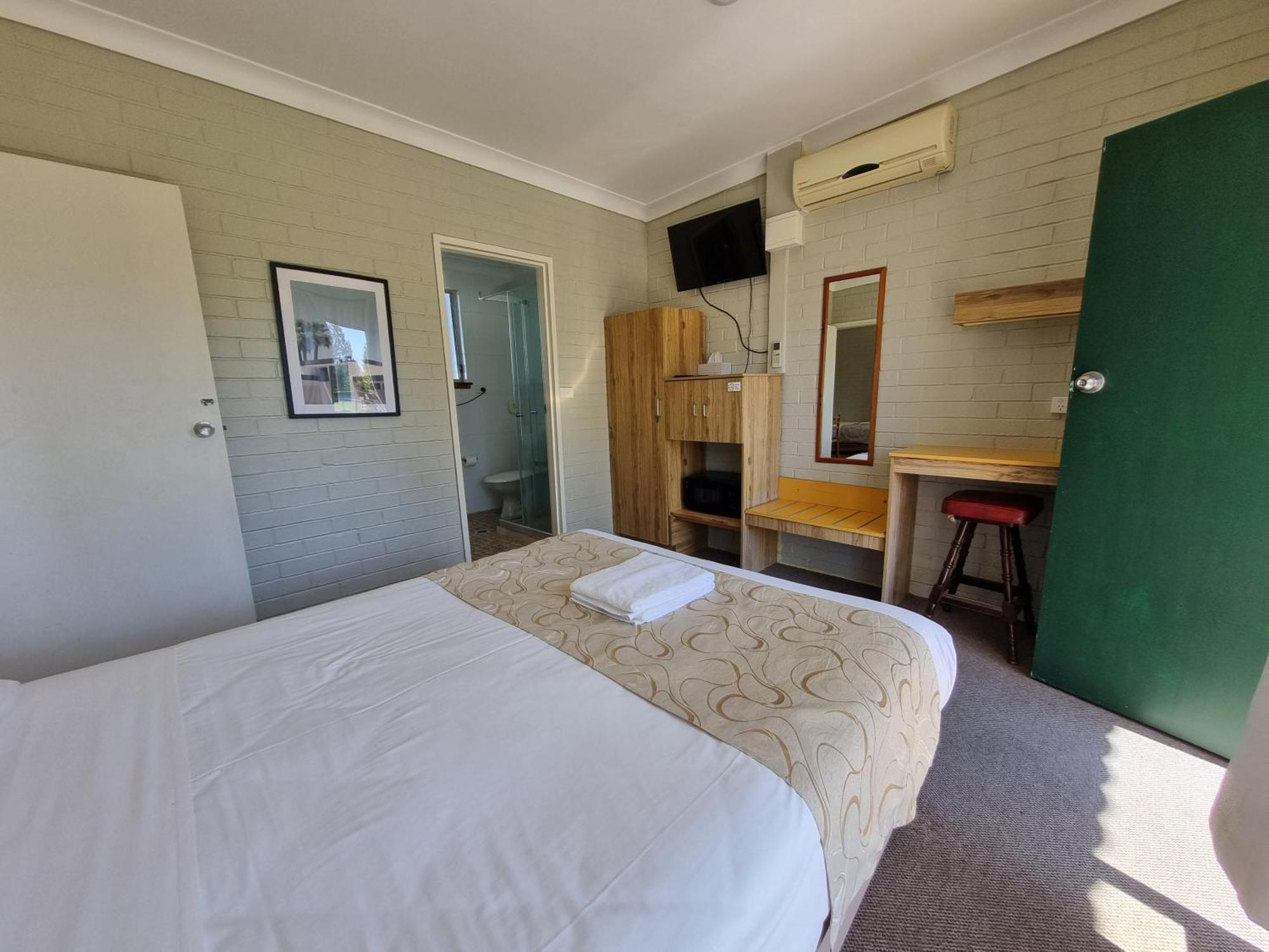كيمبسي Moon River Motor Inn المظهر الخارجي الصورة
